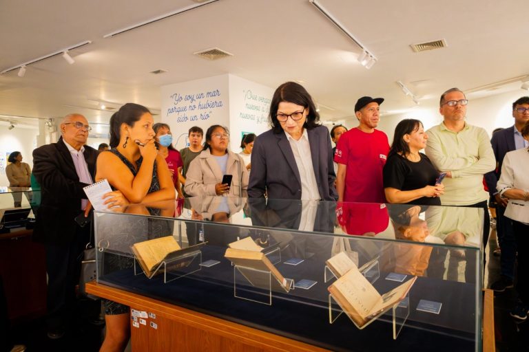 BNP inauguró exposición “Letras peruanas. Un recorrido por nuestro patrimonio”