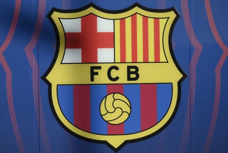 La UEFA sanciona a FC Barcelona por «comportamiento racista»
