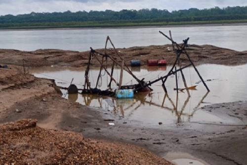 Policías vinculados con la minería ilegal en Amazonas podrían ser pasados al retiro