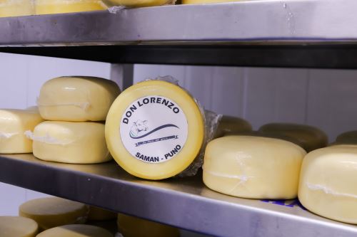 Gobierno entrega planta procesadora de quesos para impulsar el desarrollo de productores